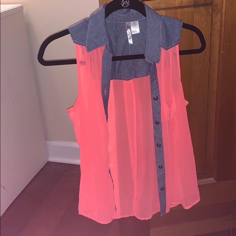 Von Maur top